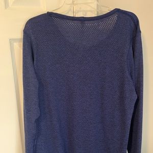 Lululemon workout shirt